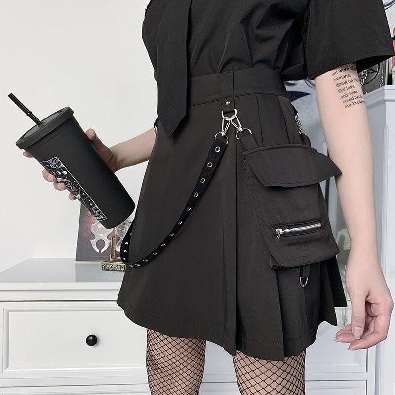 Black Pleated Cargo Skirt With Detachable Strap & Pocket - Ghoul RIP