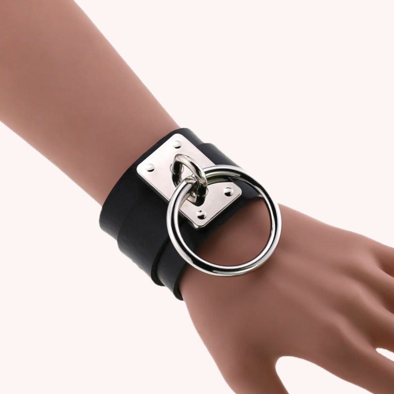 Leather Strap Bracelet With O Ring Design - Ghoul RIP